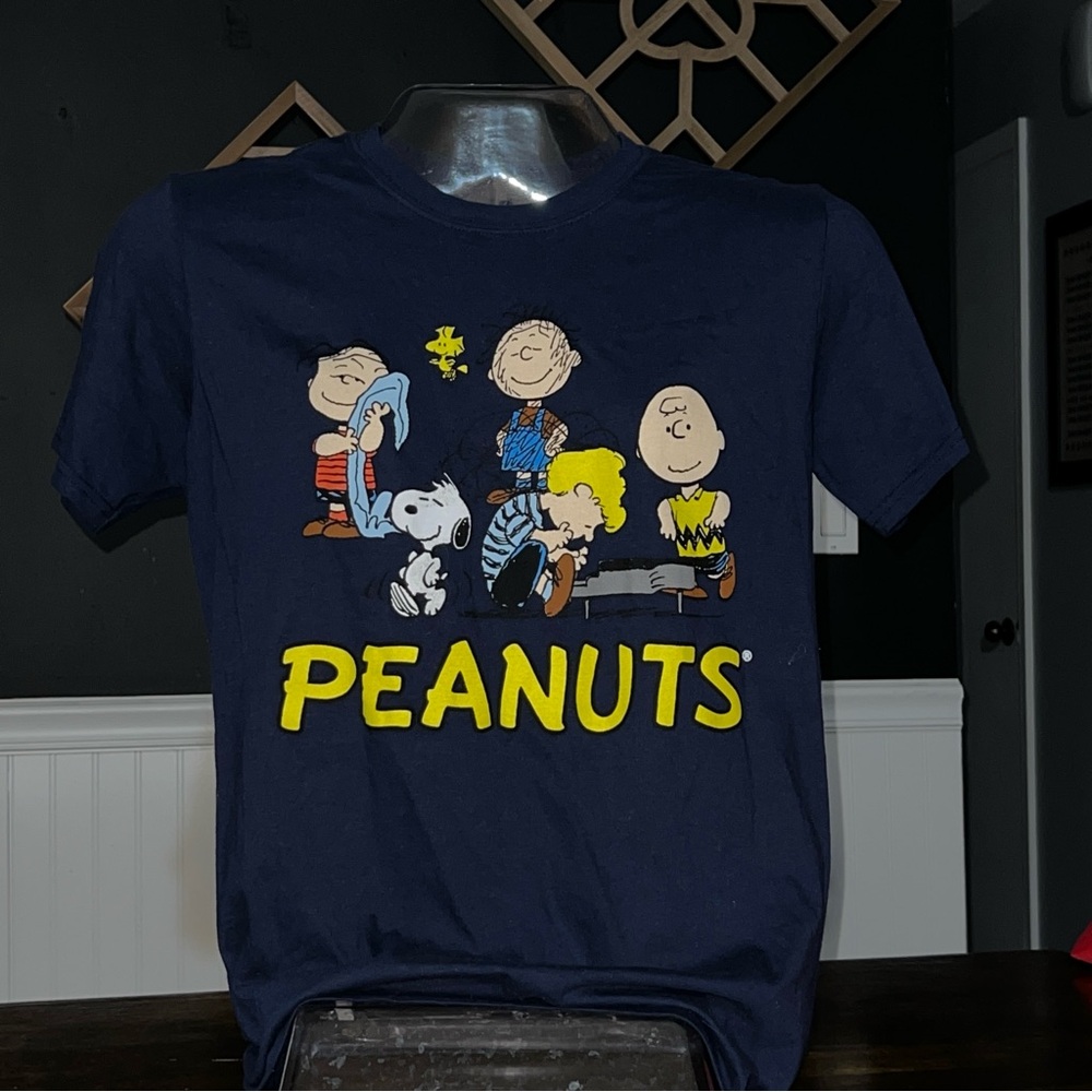 Peanuts | Snoopy & Friends Tee | 2018 | Size Medium | Navy Blue | Unisex